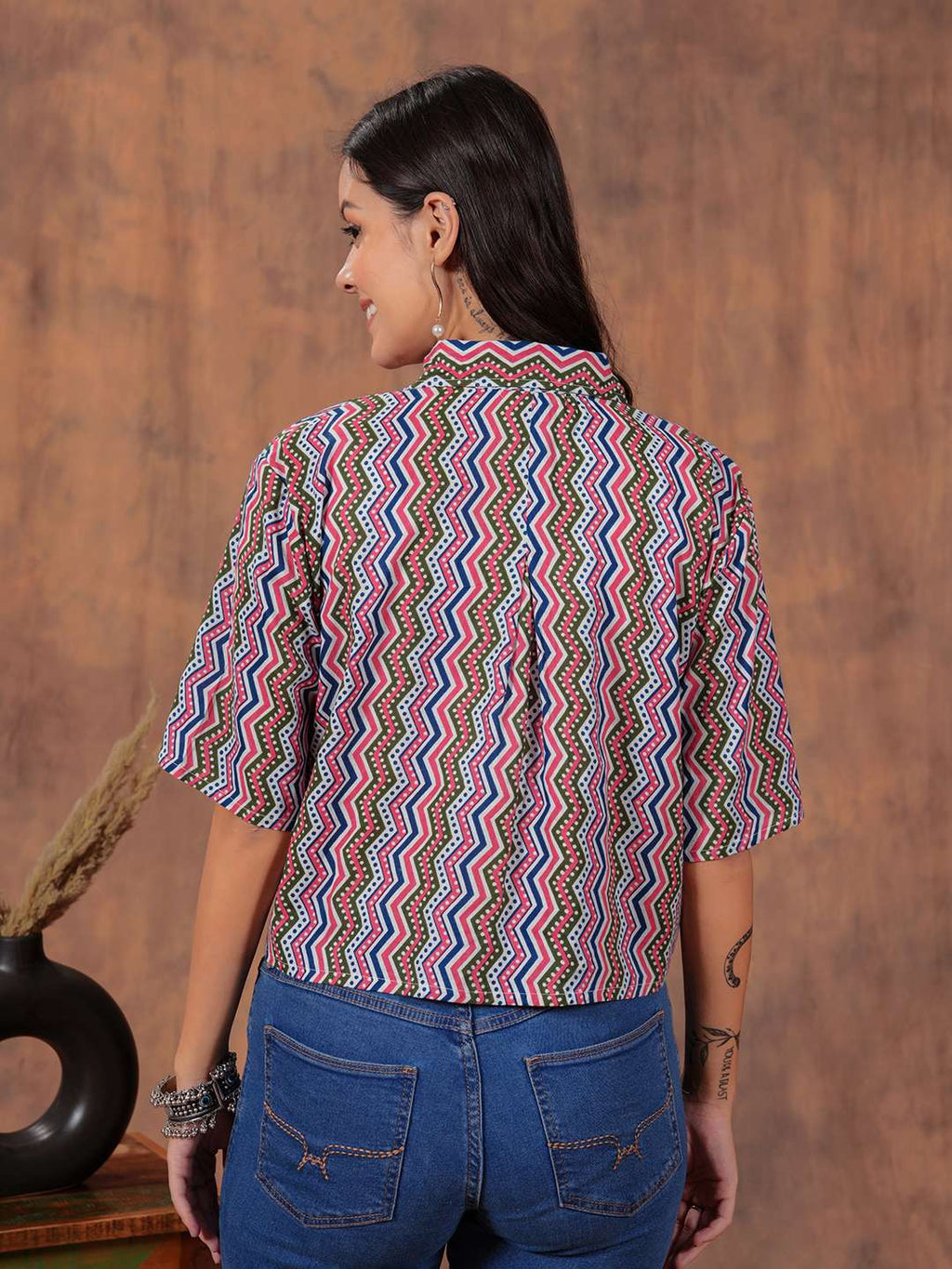 ZigZag Vibe Crop Shirt