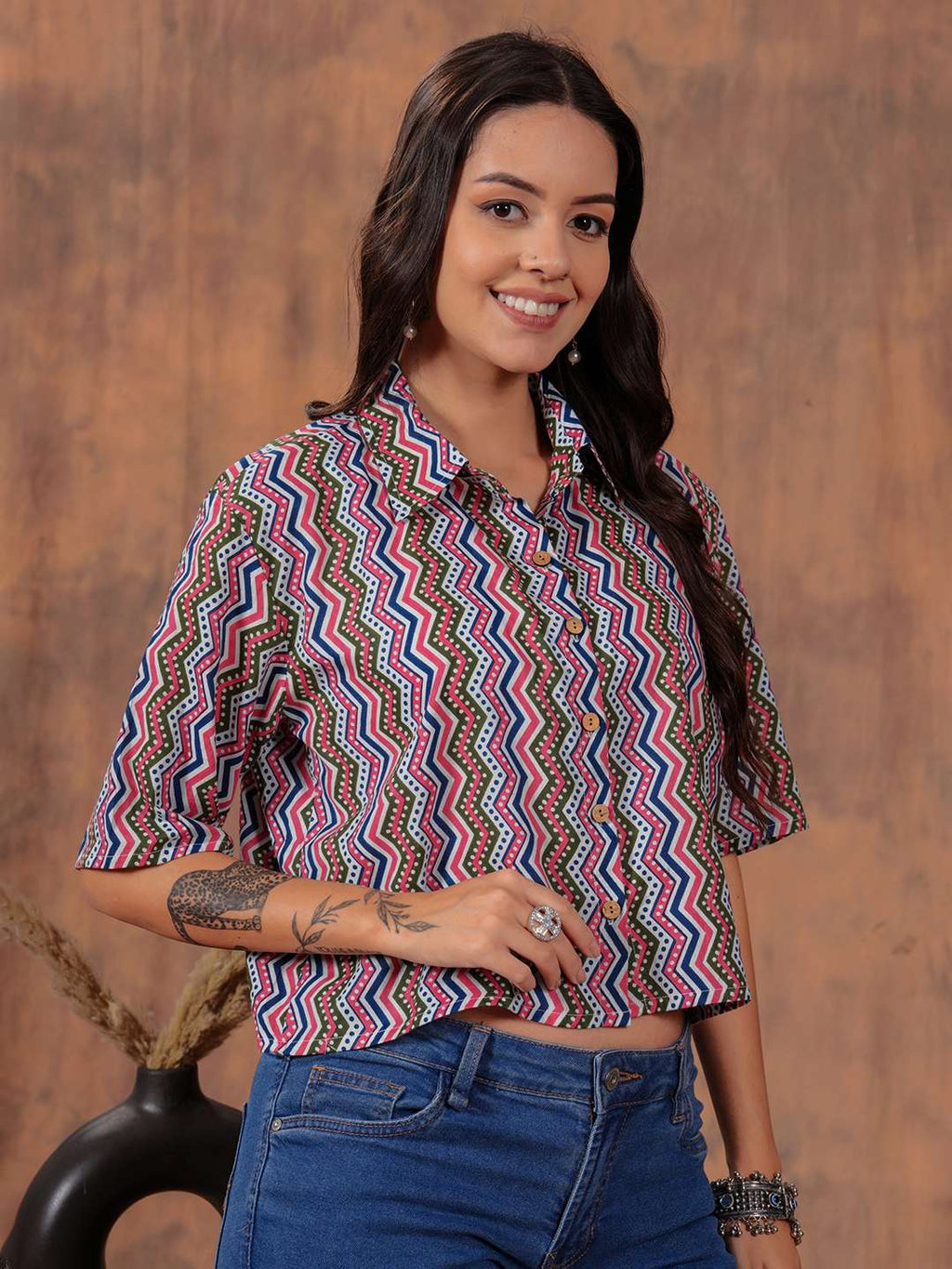 ZigZag Vibe Crop Shirt