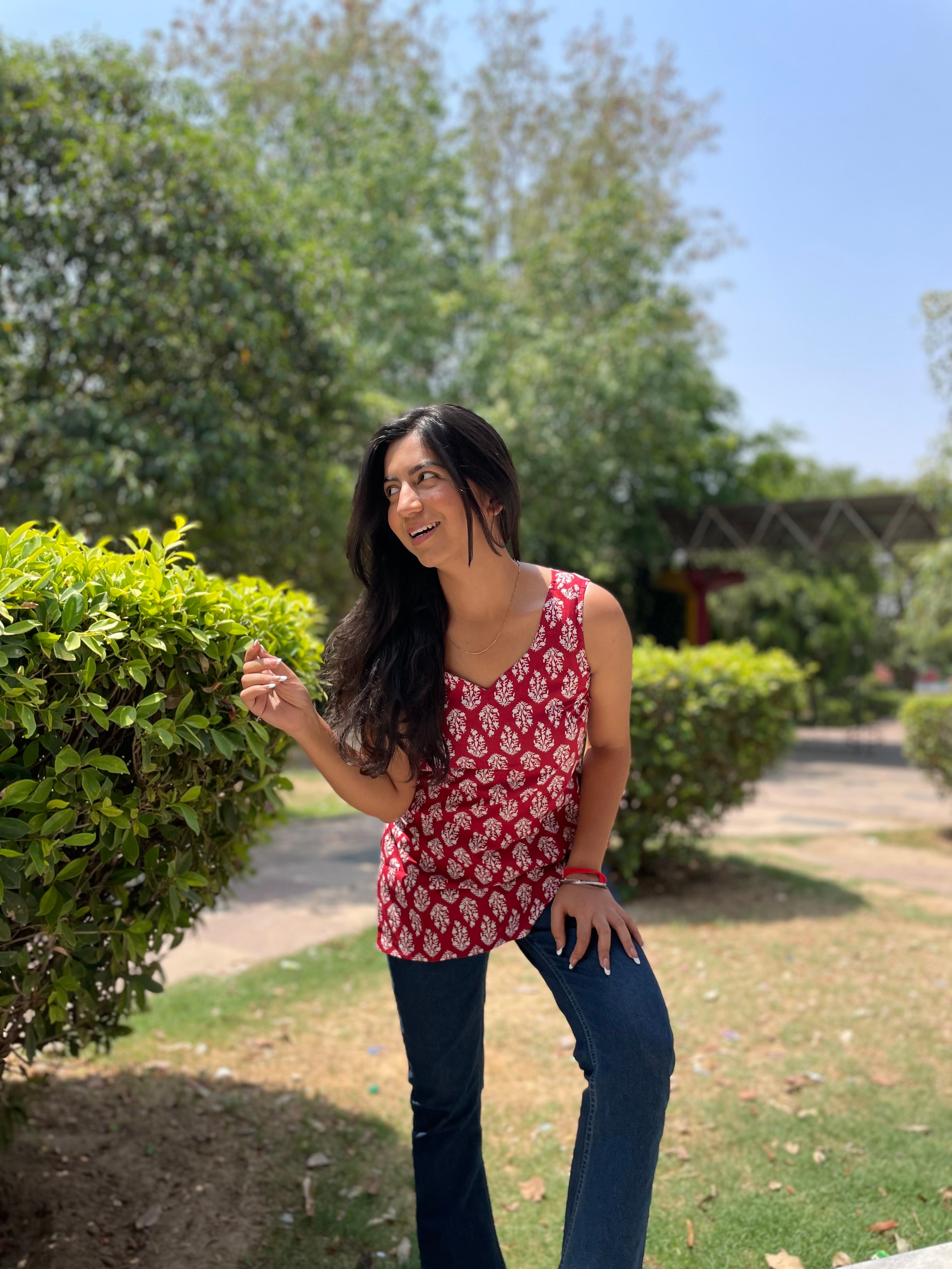 Red Sleeveless Short Kurti