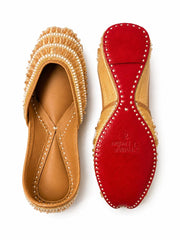 Golden white beads Jutti