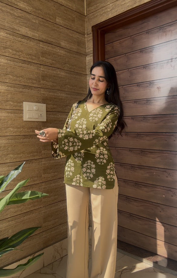 Boota Short kurti