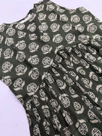Green Sleeveless Peplum Top 02