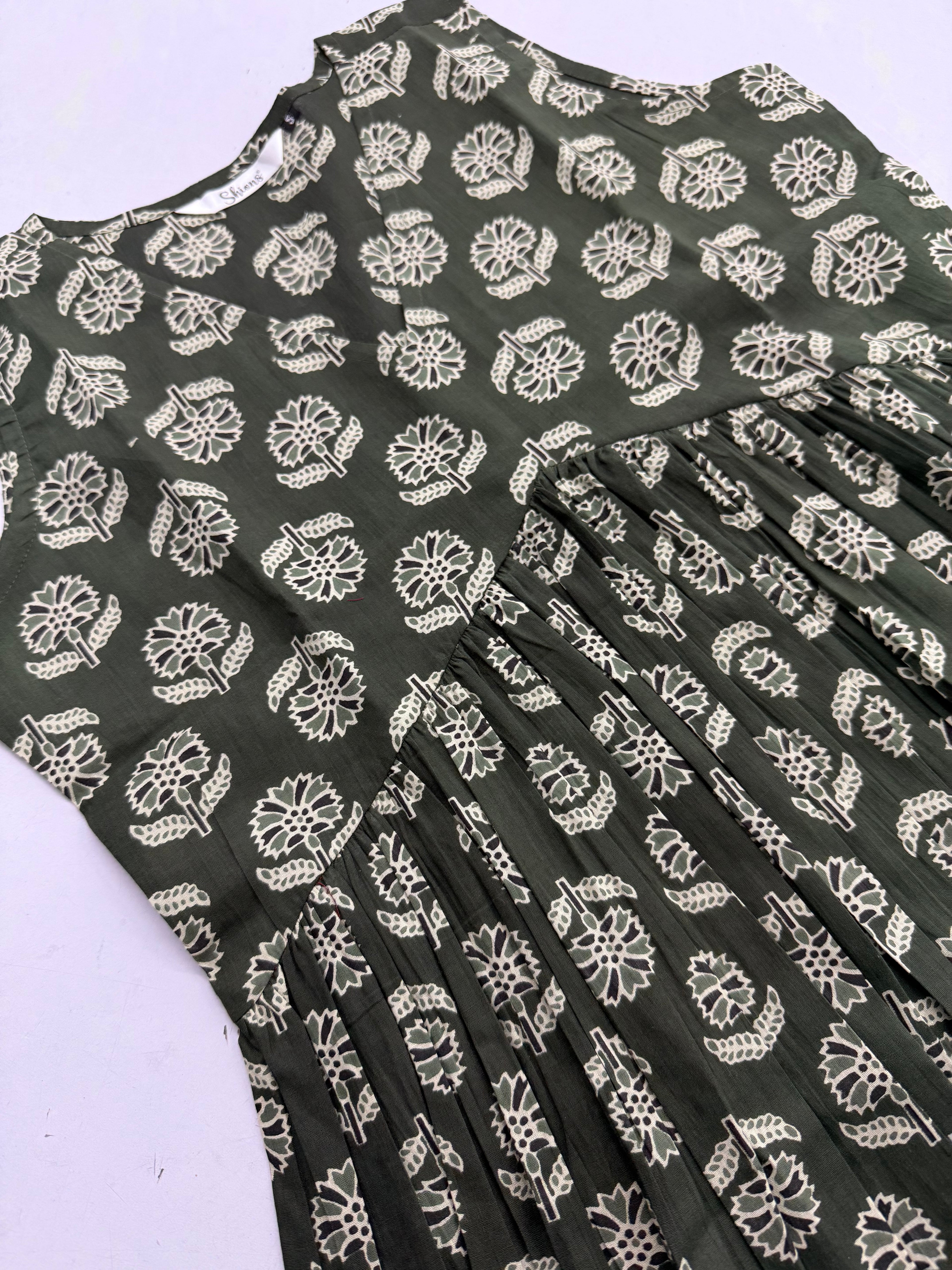 Green Sleeveless Peplum Top 02