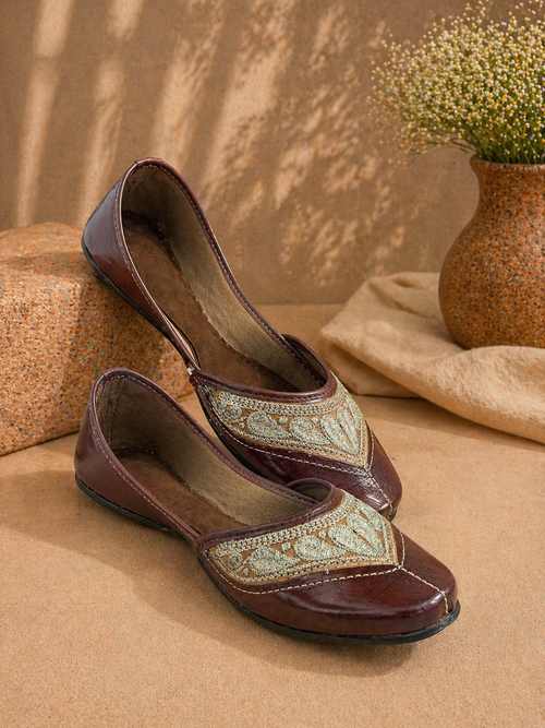 Maroon & Beige Heritage Threadwork Classic Juttis for Women