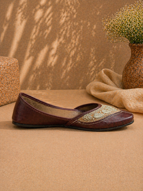 Maroon & Beige Heritage Threadwork Classic Juttis for Women