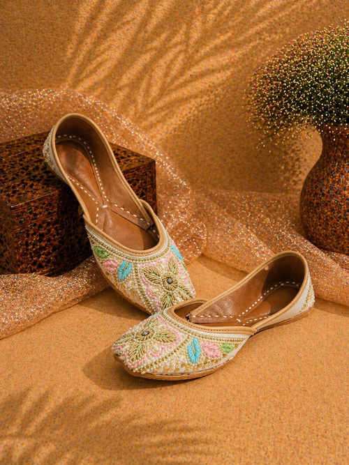 Ivory Pastel Floral Handcrafted Ethnic Jutti for Women