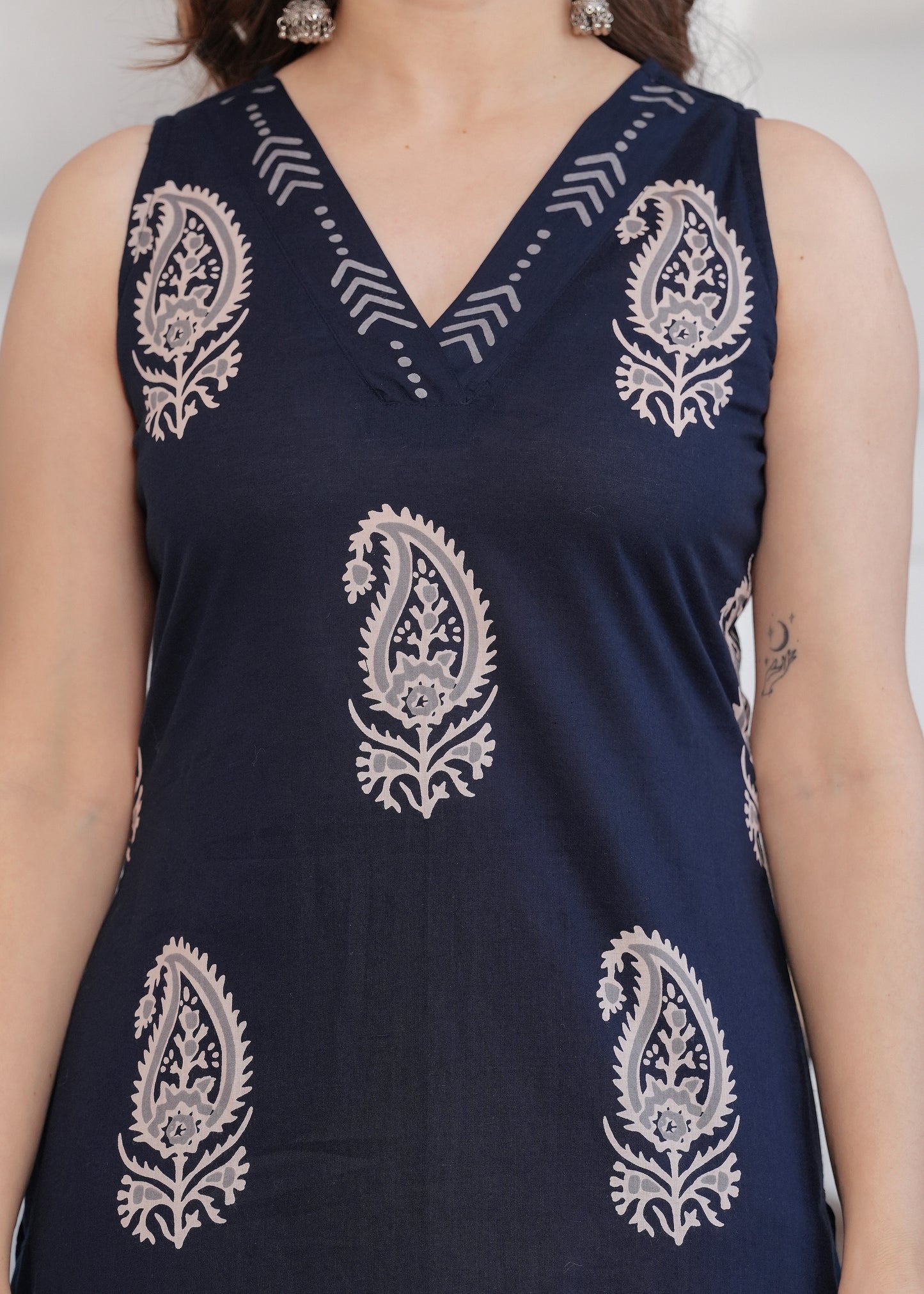 Navy Blue Paisley Print Kurta-Pant Set