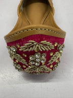Embellished Pink Embroidered Punjabi Jutti