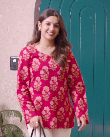 Pink Phool Diamond-Back Kurti