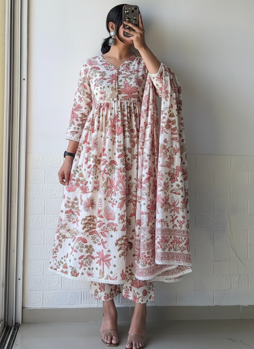 White Pink Pattern Flower Kurta Set with Dupatta