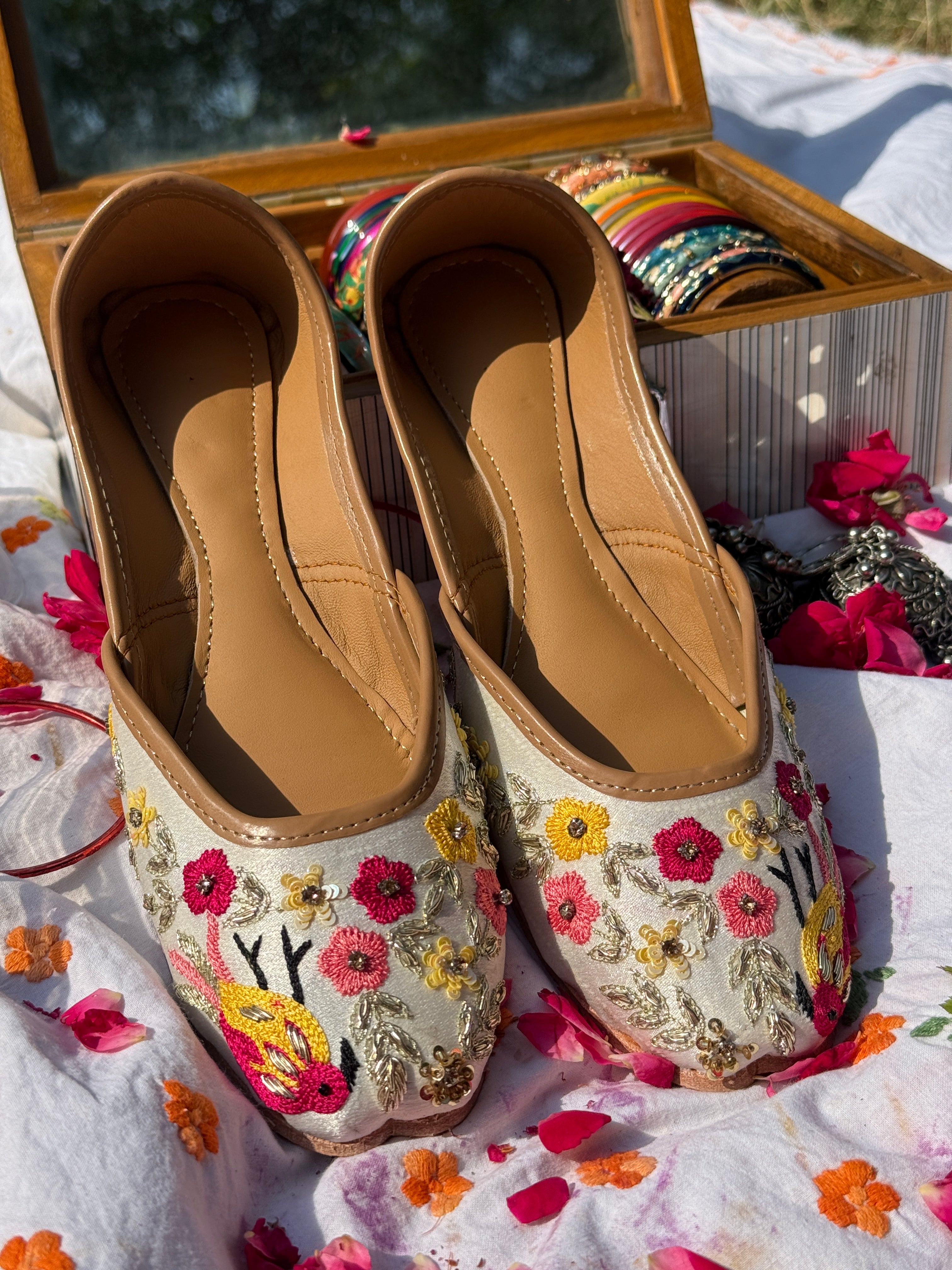 Ivory Multicolor Bird Motif Hand-Embroidered Ethnic Jutti for Women