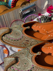 Beige Multicolor Threadwork Classic Punjabi Jutti for Women