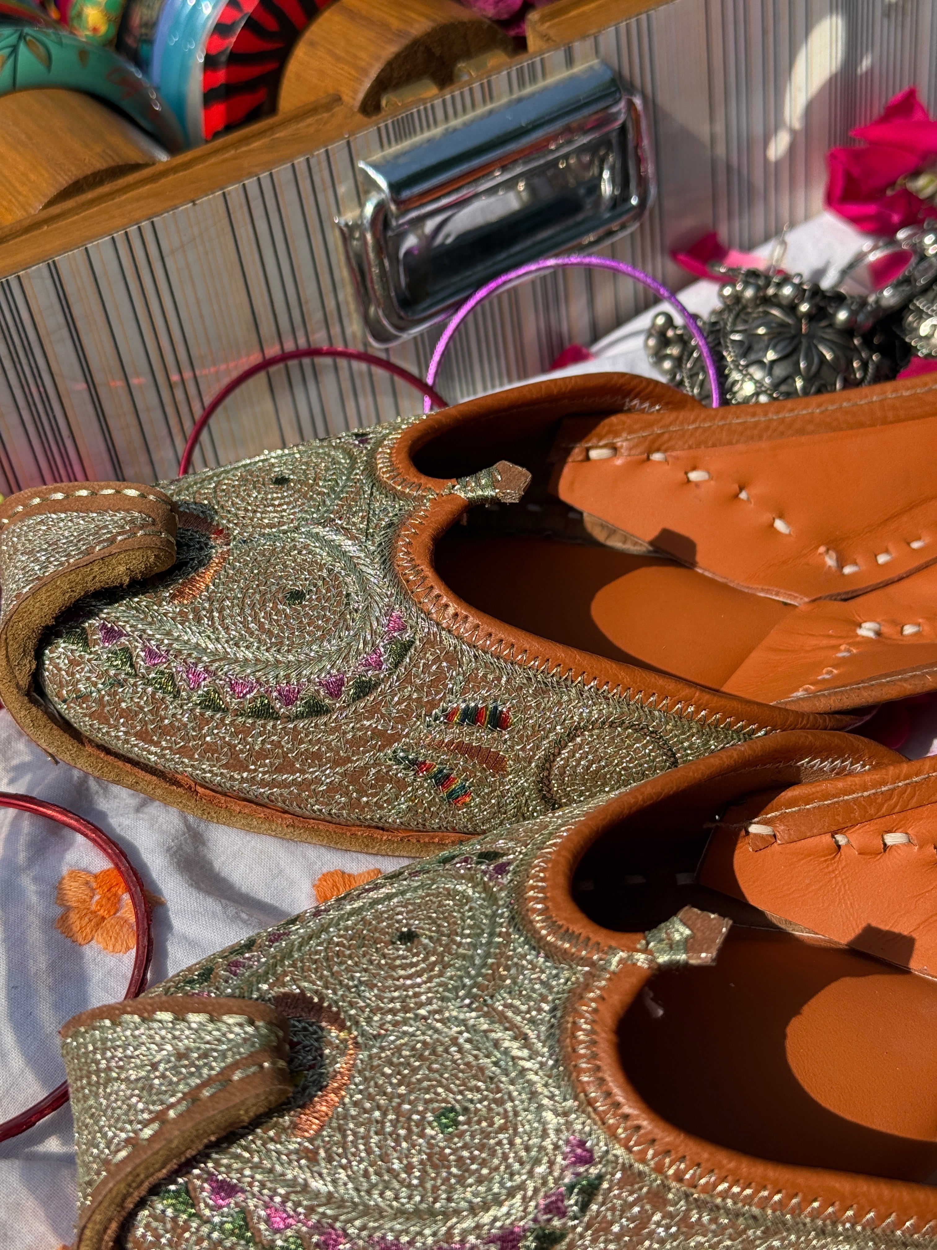 Beige Multicolor Threadwork Classic Punjabi Jutti for Women