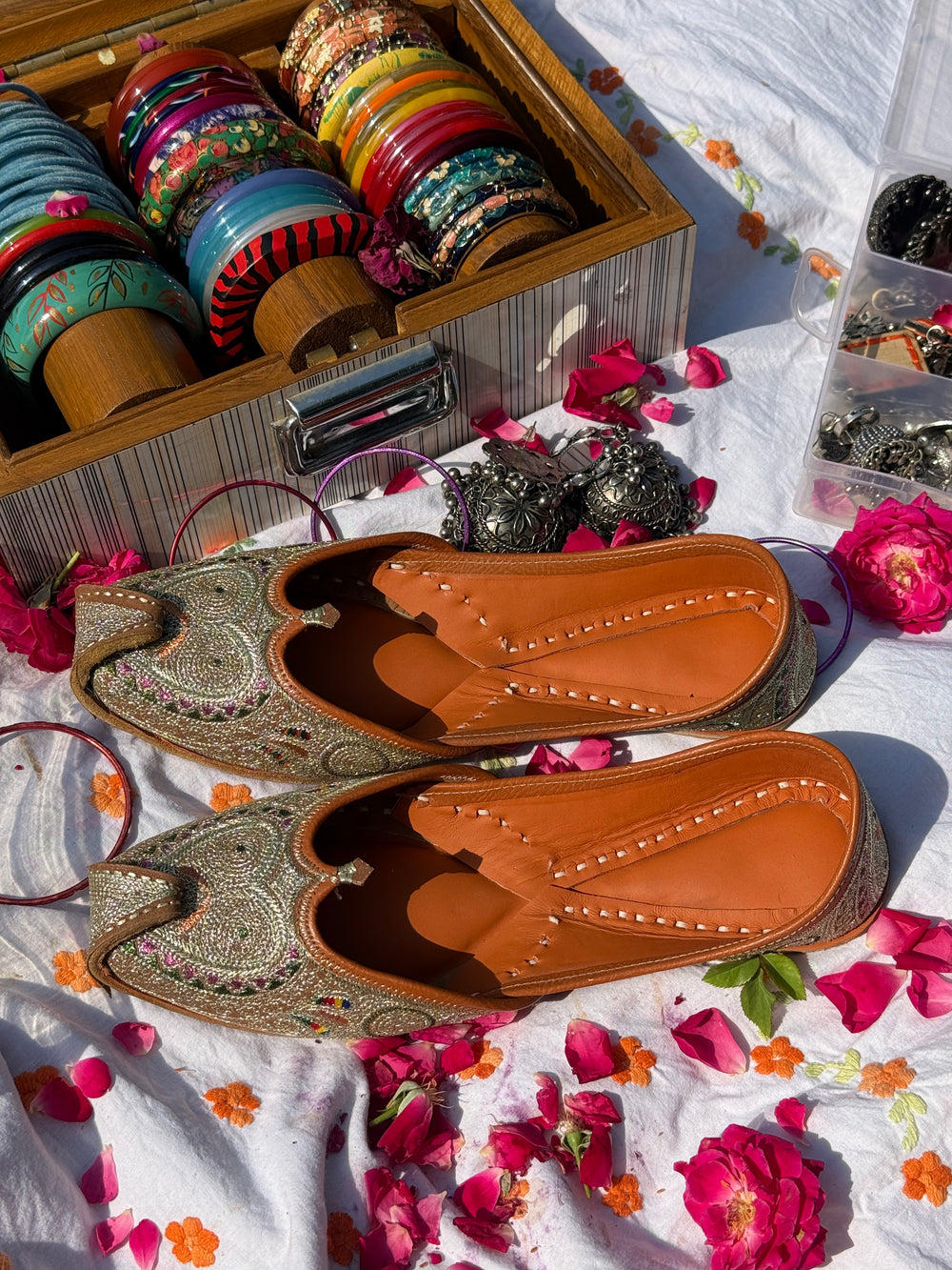 Beige Multicolor Threadwork Classic Punjabi Jutti for Women