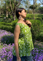 Green Sleeveless Top 01