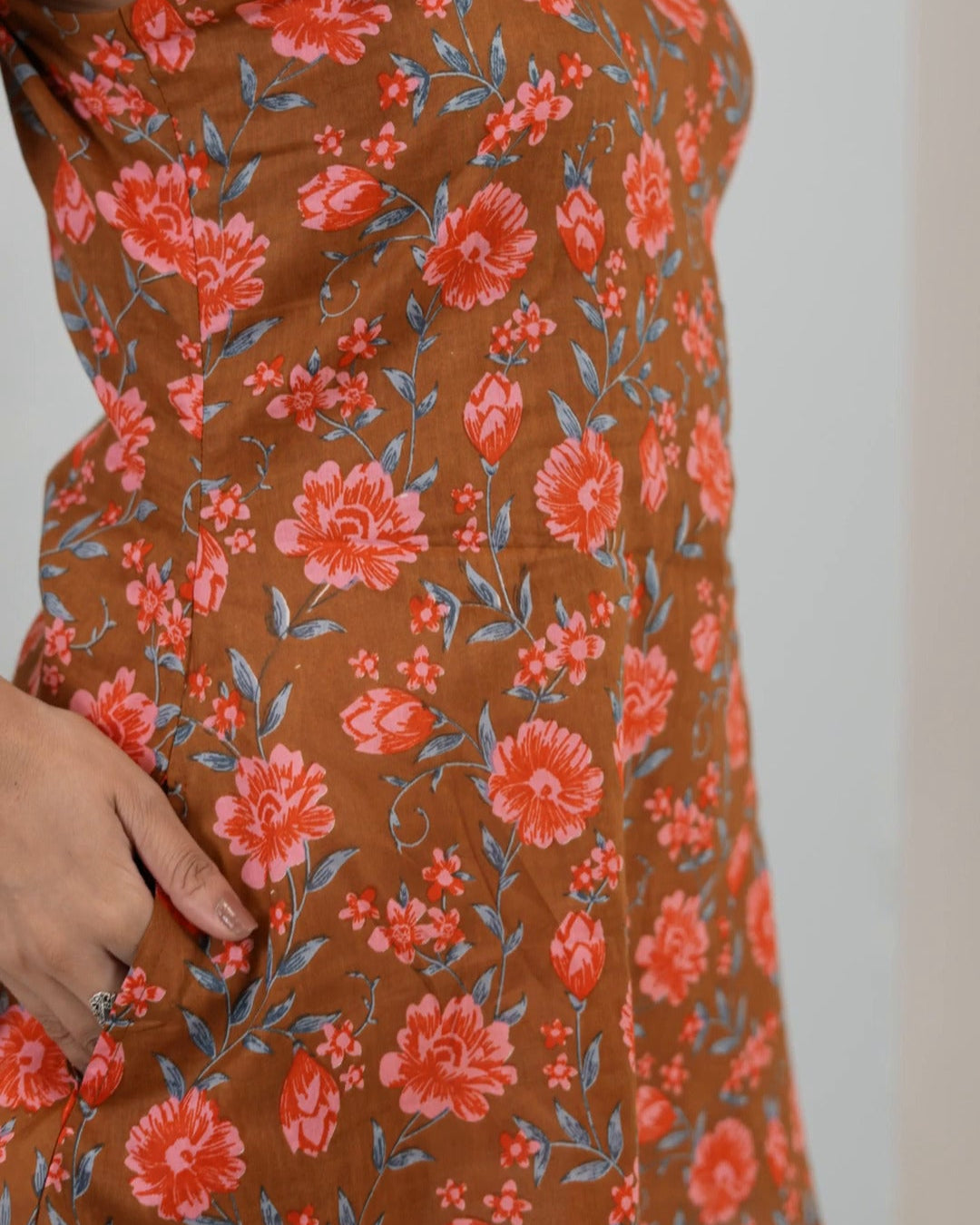 Sunset Vine Pocket Tie Srtap Kurti
